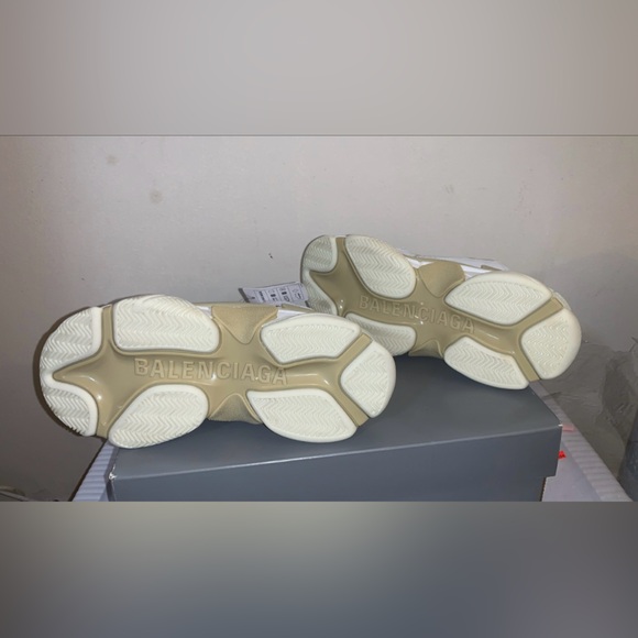 BALENCIAGA Triple S Sneakers - Picture 6 of 7